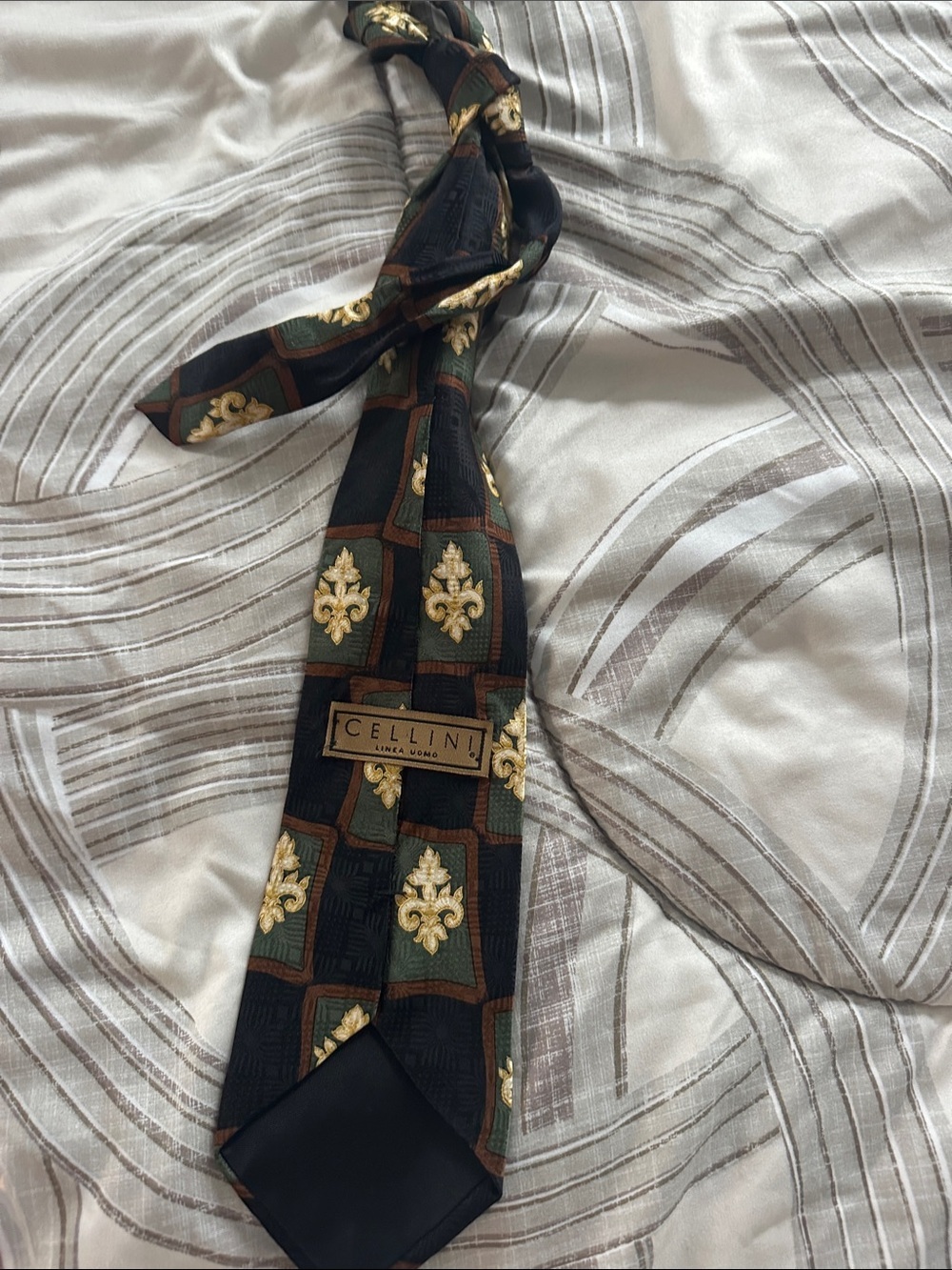 Black Tie with Gold Fleur-de-Lis Pattern - Picture 2 of 2